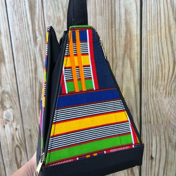 Unique African print purse with zipper closure🐘 - Picture 4 of 8